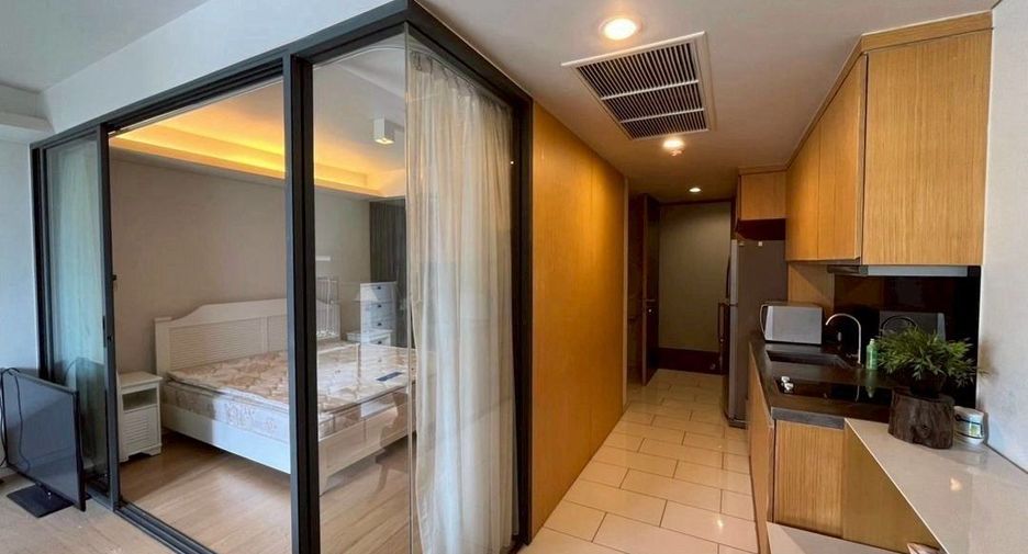 For rent 1 bed condo in Watthana, Bangkok