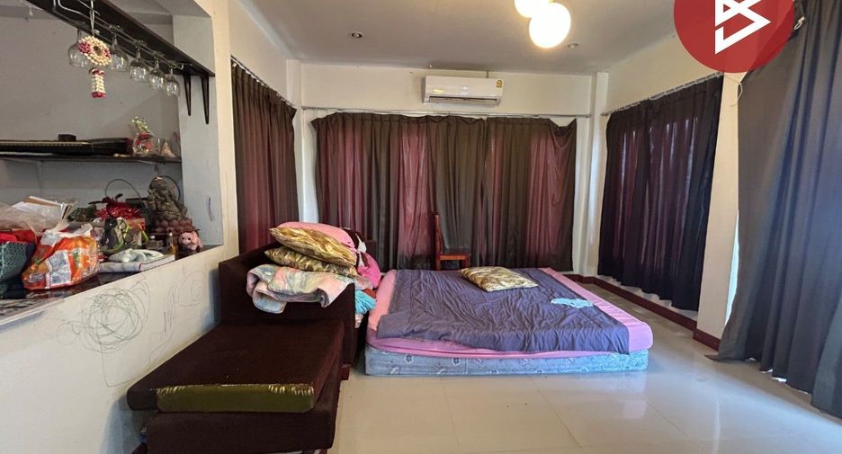 For sale 3 bedrooms house in Phanat Nikhom, Chonburi
