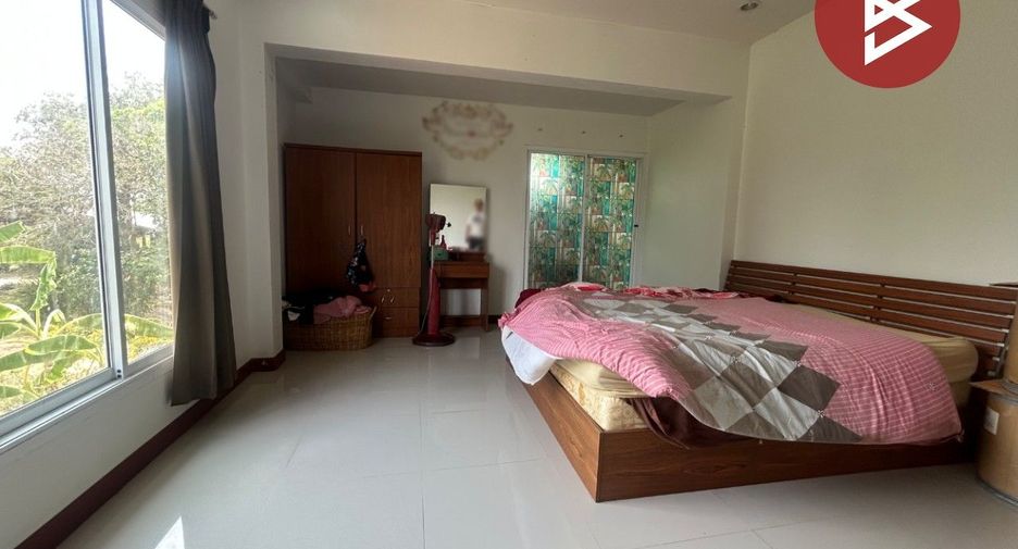 For sale 3 bedrooms house in Phanat Nikhom, Chonburi