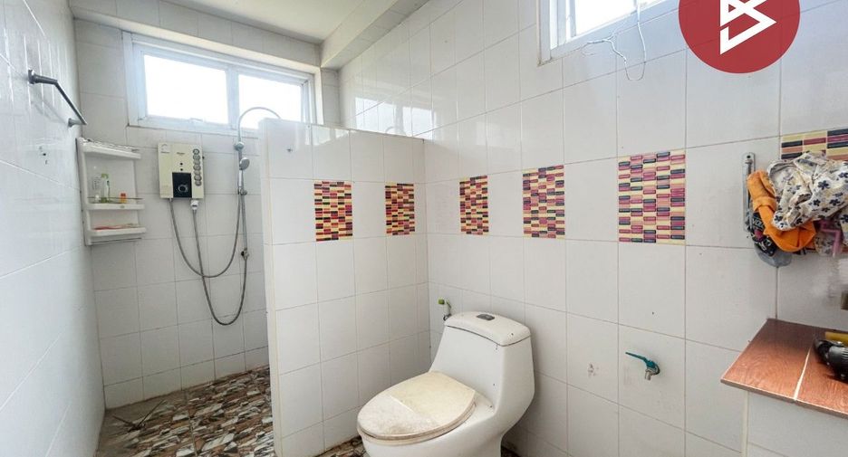 For sale 3 bedrooms house in Phanat Nikhom, Chonburi