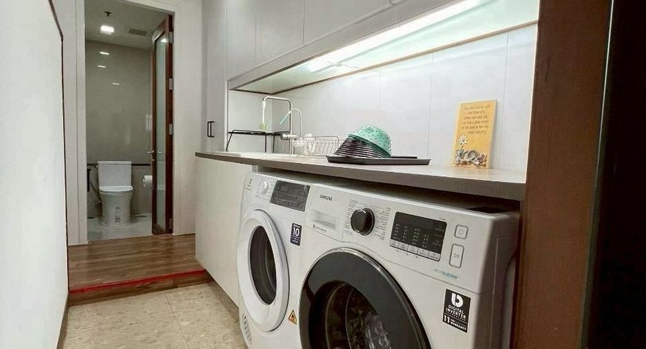 For rent 2 bedrooms condo in Khlong Toei, Bangkok