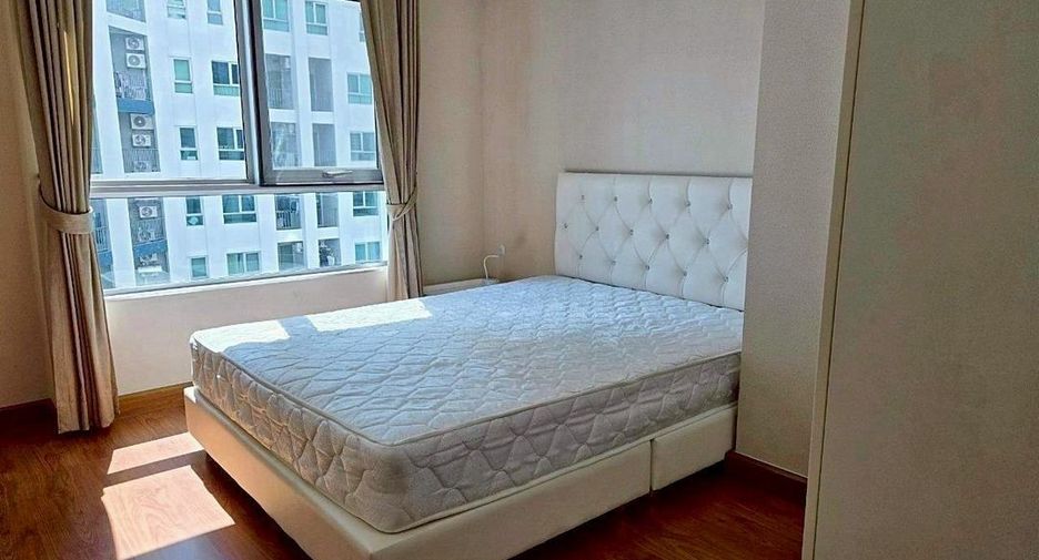 For rent 2 bedrooms condo in Huai Khwang, Bangkok