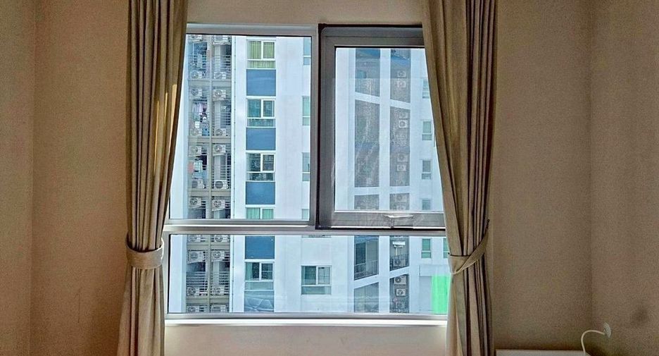 For rent 2 bedrooms condo in Huai Khwang, Bangkok