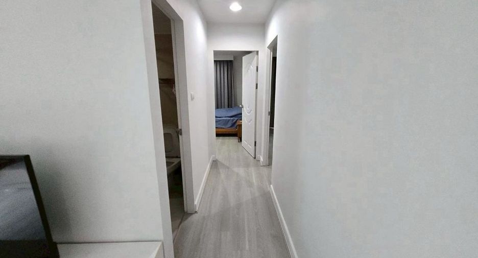 For rent 2 bedrooms condo in Huai Khwang, Bangkok