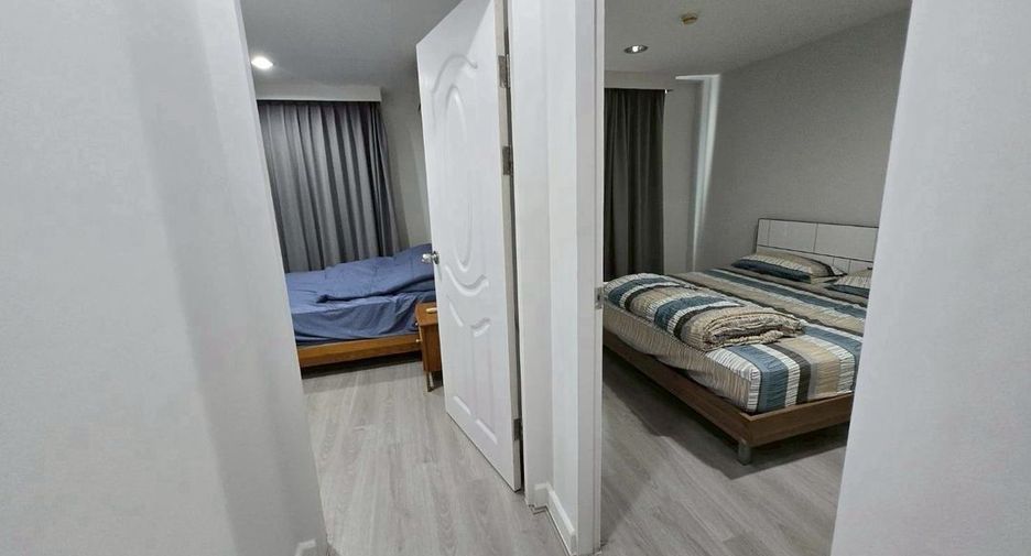 For rent 2 bedrooms condo in Huai Khwang, Bangkok
