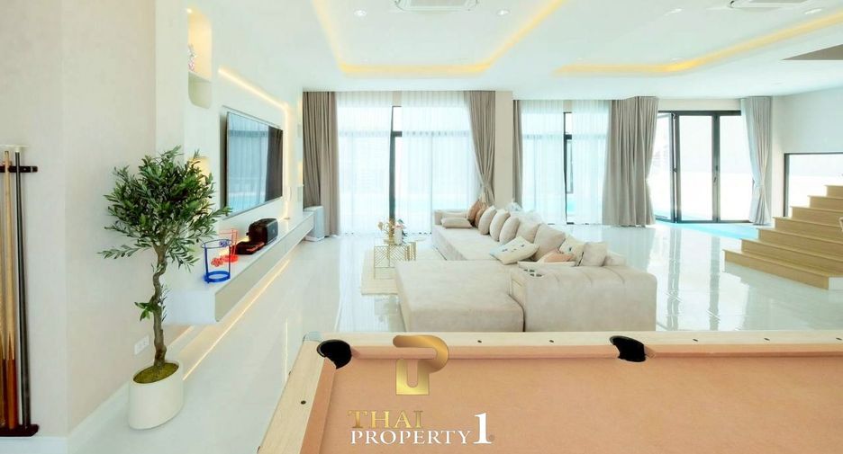 For sale 5 bedrooms villa in Sattahip, Chonburi