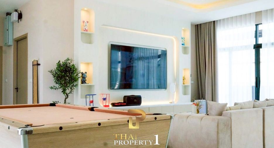 For sale 5 bedrooms villa in Sattahip, Chonburi