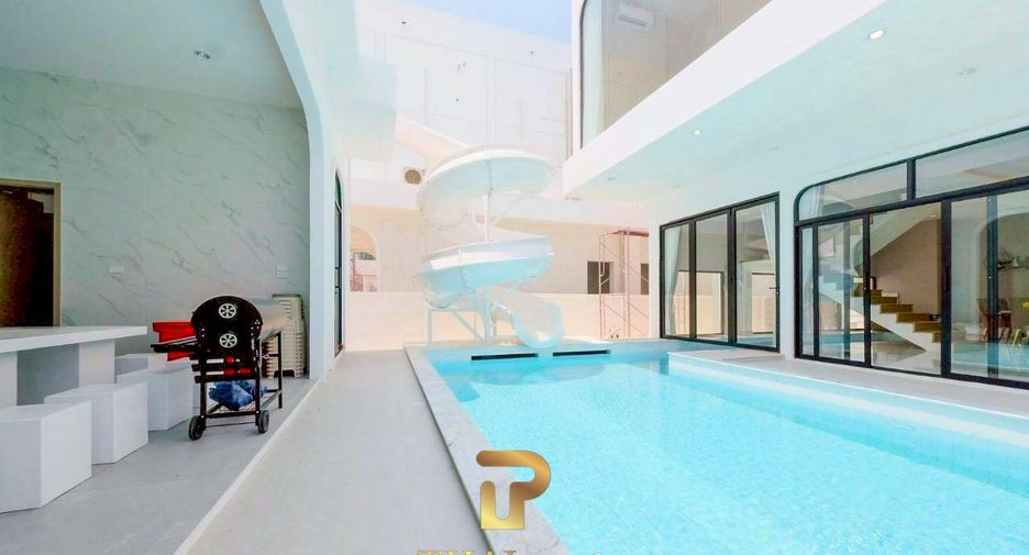For sale 5 bedrooms villa in Sattahip, Chonburi