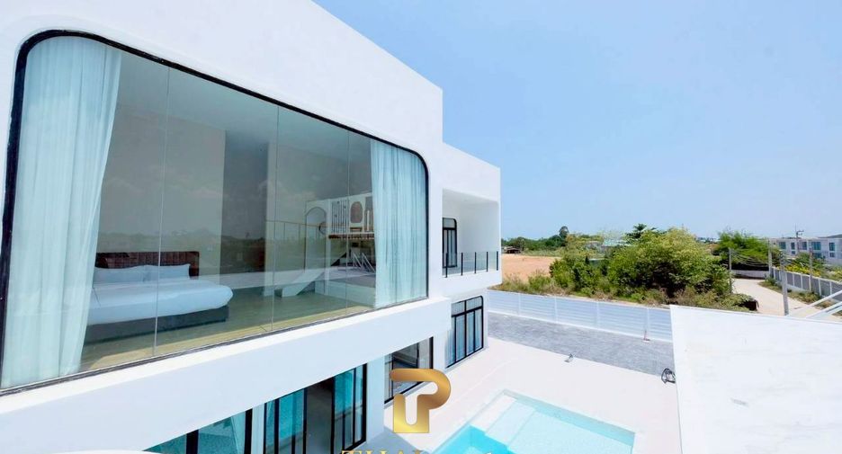 For sale 5 bedrooms villa in Sattahip, Chonburi