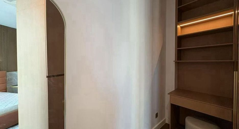 For rent 1 bed condo in Sathon, Bangkok