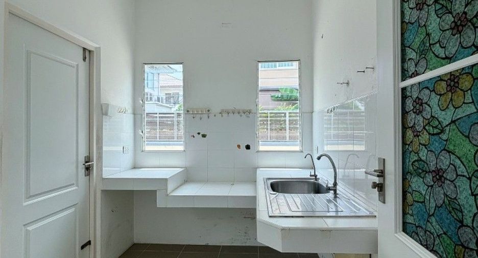 For sale 3 bedrooms house in Bang Bo, Samut Prakan