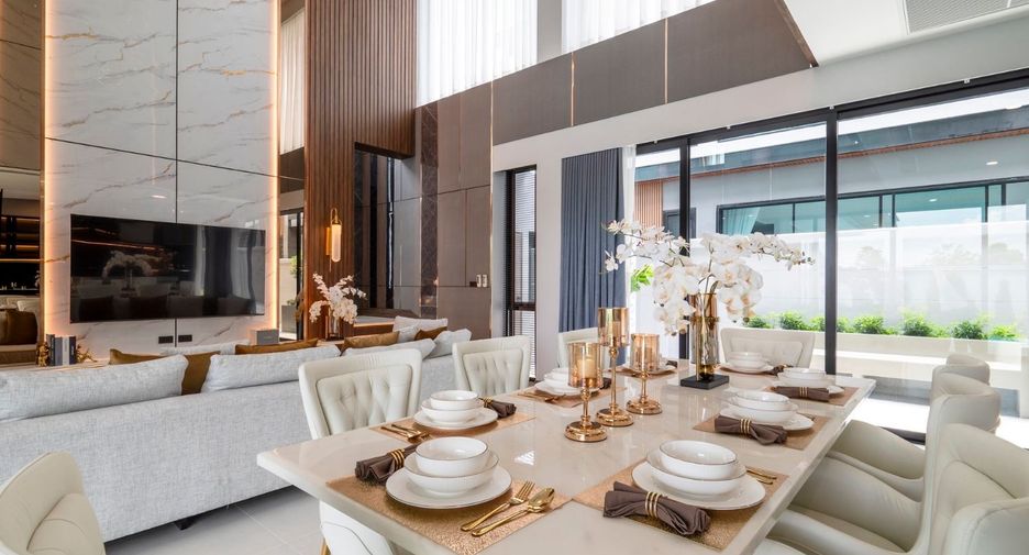 For sale 5 bedrooms villa in Bang Lamung, Chonburi