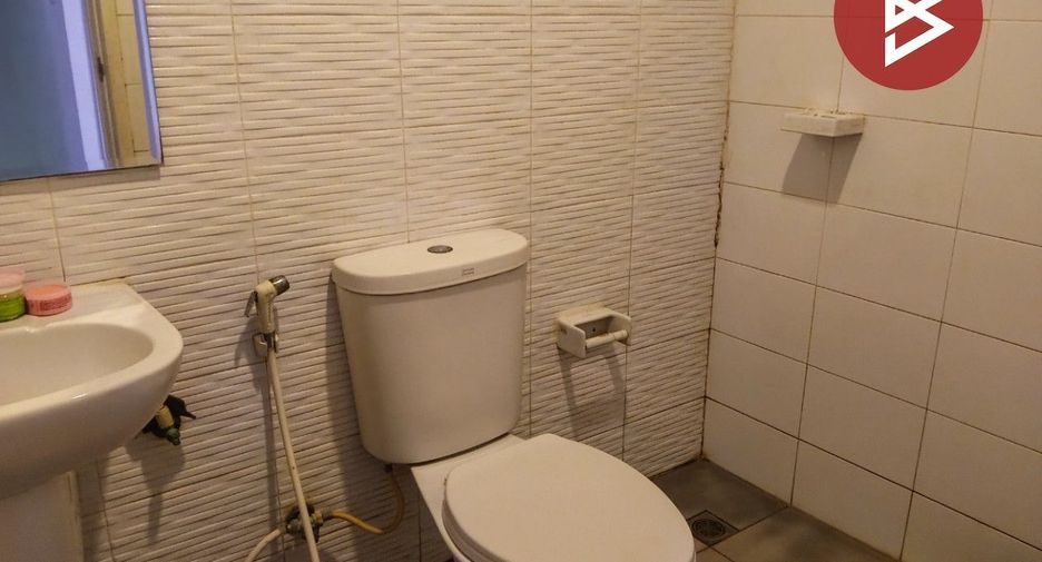 For sale 3 bedrooms townhouse in Lat Krabang, Bangkok