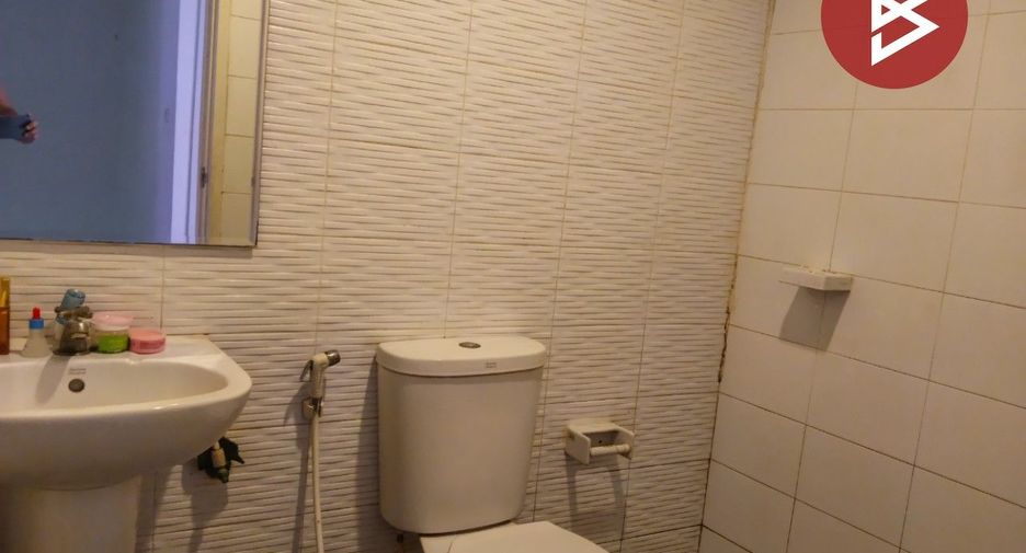 For sale 3 bedrooms townhouse in Lat Krabang, Bangkok