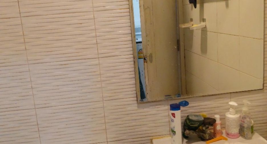For sale 3 bedrooms townhouse in Lat Krabang, Bangkok