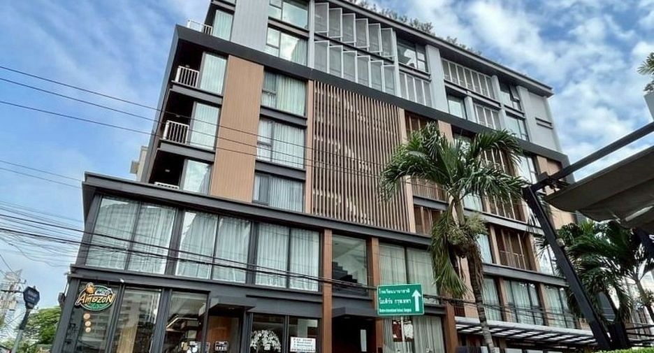For rent 2 bedrooms condo in Watthana, Bangkok