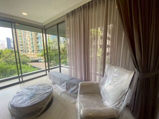 Продажа 2 спальни кондо в Щаттхана, Бангкок
