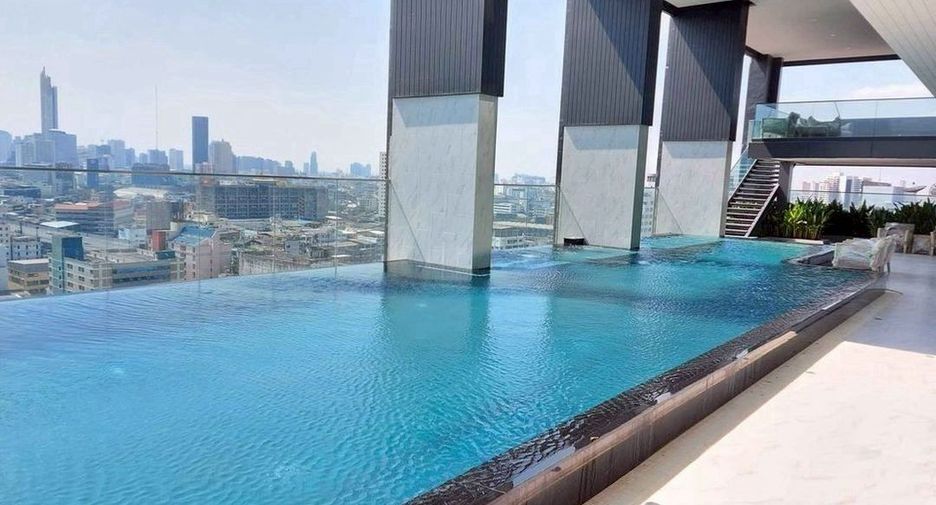 For rent 2 bedrooms condo in Pathum Wan, Bangkok