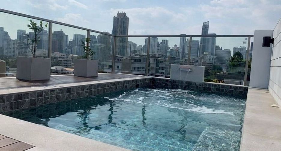 For rent 2 bedrooms condo in Watthana, Bangkok