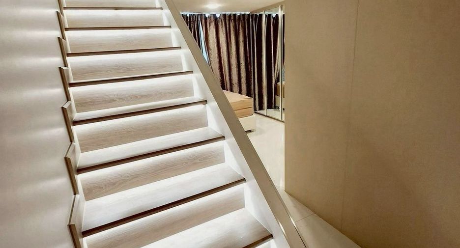For rent 4 bedrooms condo in Watthana, Bangkok