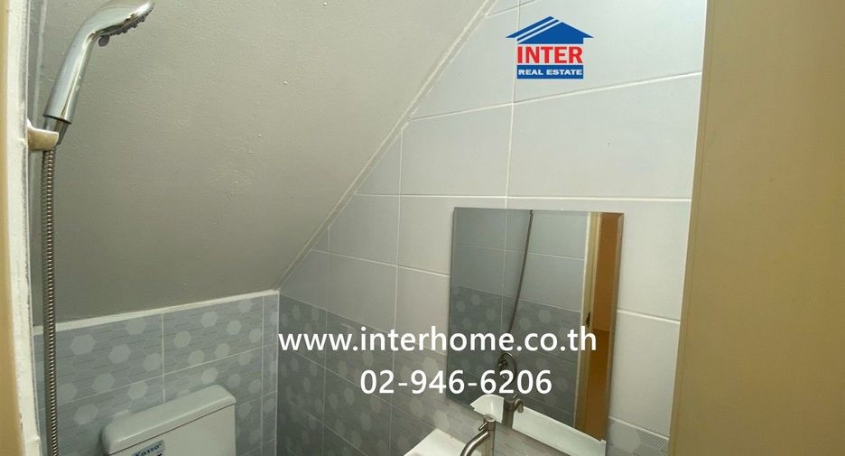 Продажа 4 спальни таунхаус в Krathum Baen, Самутсакхон