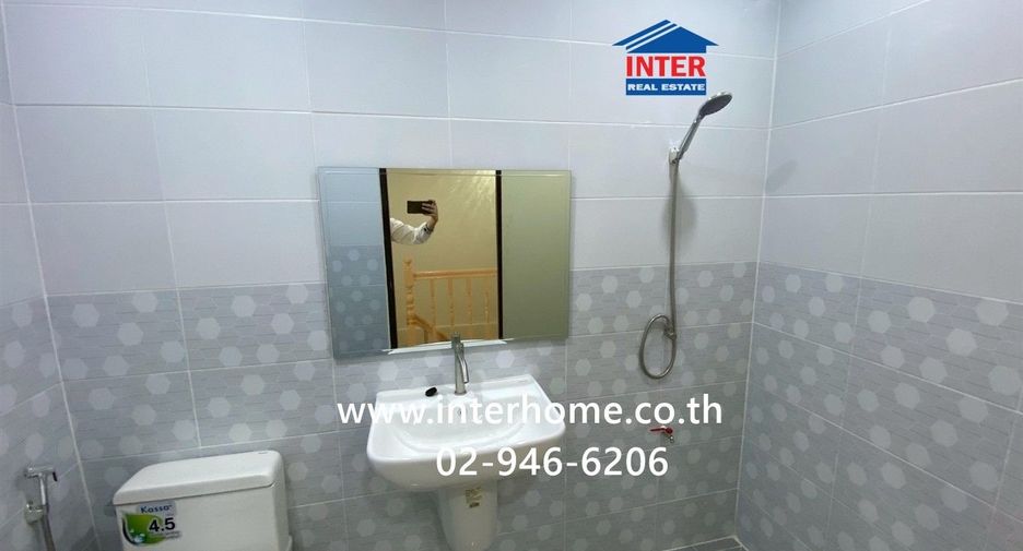 Продажа 4 спальни таунхаус в Krathum Baen, Самутсакхон