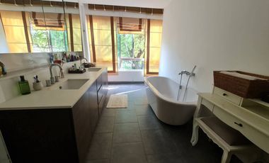 For sale 3 bedrooms condo in Yan Nawa, Bangkok