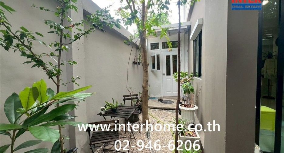 À vendre 4 chambres maison de ville à Khlong Luang, Pathum Thani