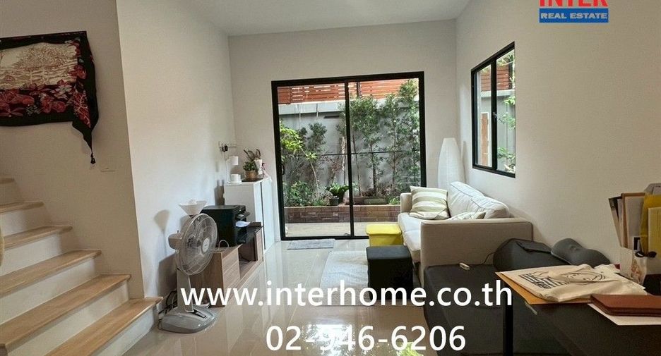 À vendre 4 chambres maison de ville à Khlong Luang, Pathum Thani