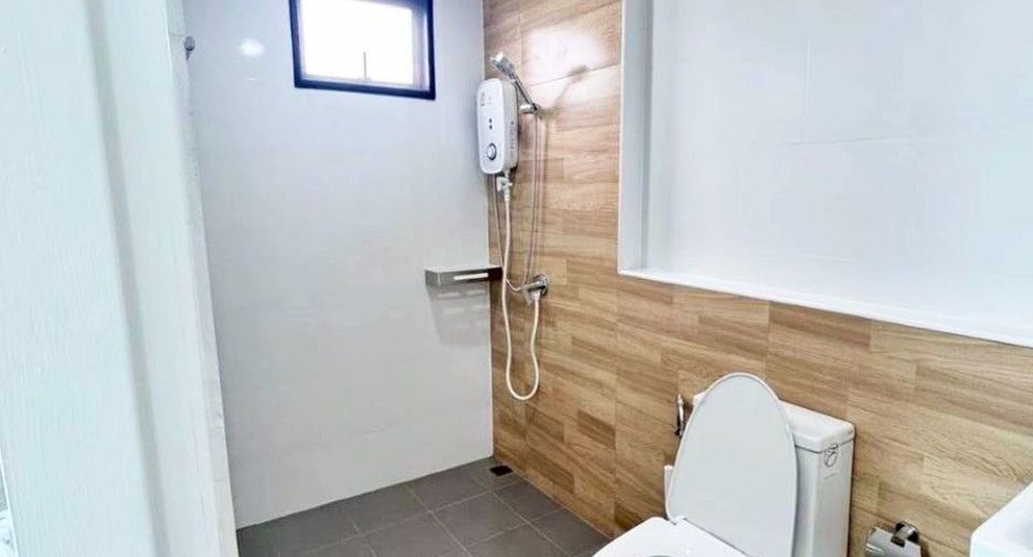For sale 3 bedrooms townhouse in Mueang Chanthaburi, Chanthaburi