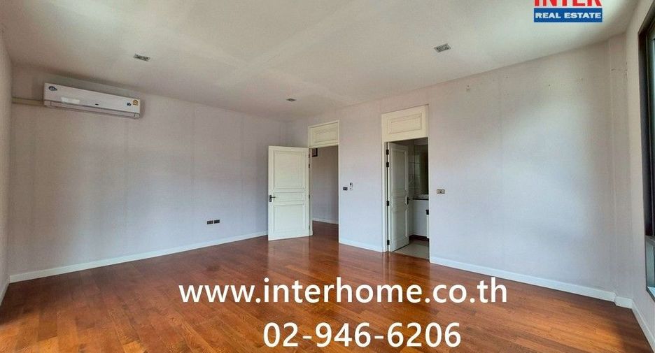 For sale 4 bedrooms house in Thawi Watthana, Bangkok