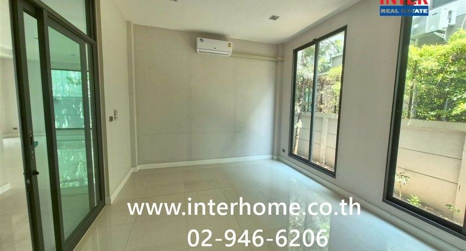 For sale 4 bedrooms house in Thawi Watthana, Bangkok