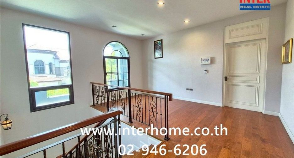For sale 4 bedrooms house in Thawi Watthana, Bangkok