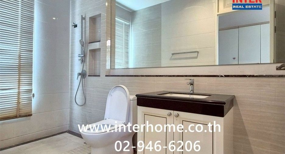 For sale 4 bedrooms house in Thawi Watthana, Bangkok