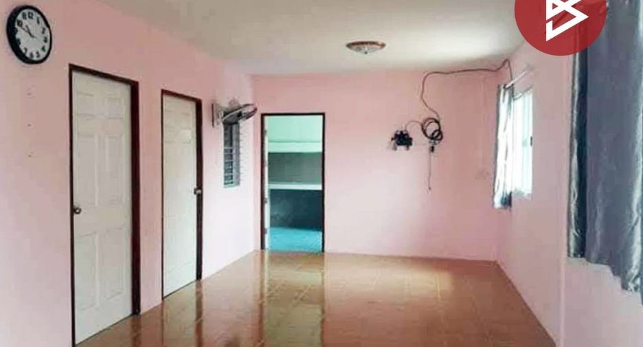 For sale 4 bedrooms house in Si Rattana, Sisaket