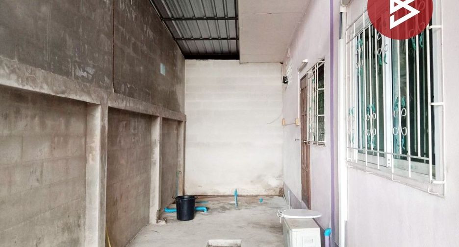 For sale 4 bedrooms house in Si Rattana, Sisaket