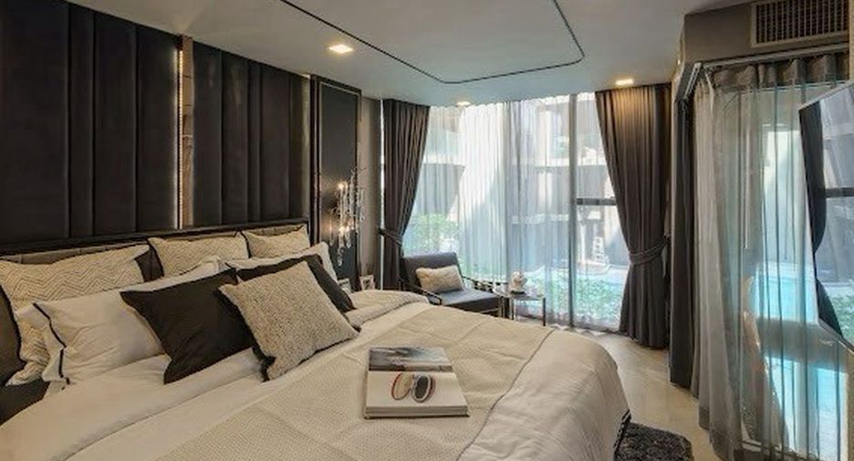 For rent 3 bedrooms condo in Watthana, Bangkok