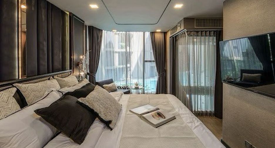 For rent 3 bedrooms condo in Watthana, Bangkok