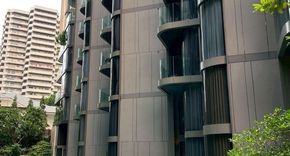 For rent 3 bedrooms condo in Watthana, Bangkok