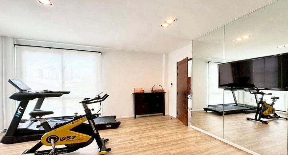 For sale 6 bedrooms house in Khlong San, Bangkok