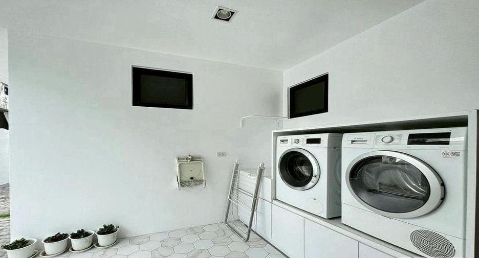 For sale 6 bedrooms house in Khlong San, Bangkok