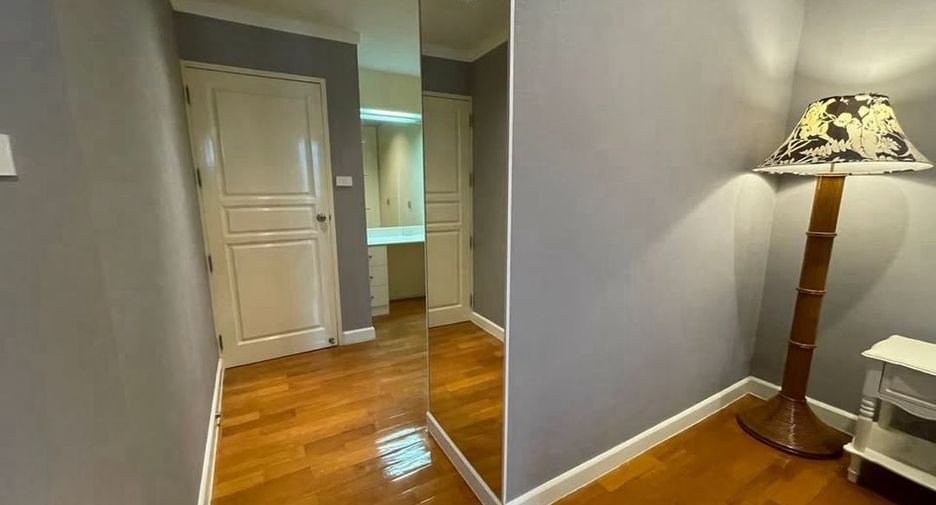 For rent and for sale 2 bedrooms condo in Watthana, Bangkok