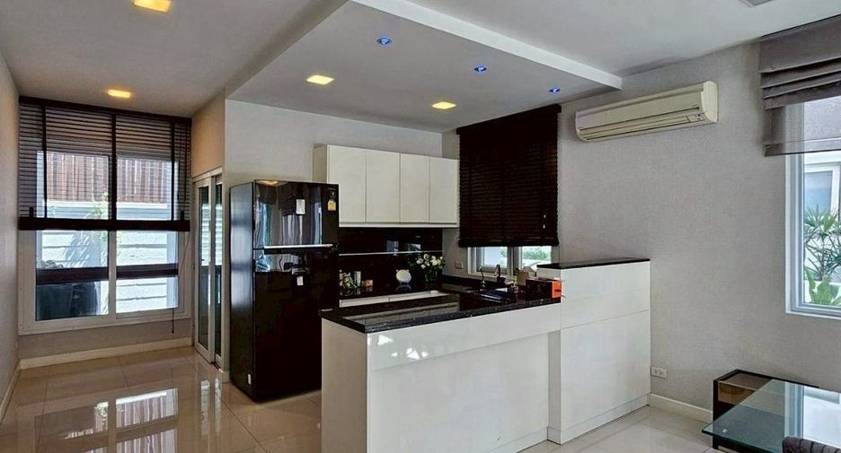 For rent そして for sale 5 ベッドルーム house in Chatuchak, Bangkok