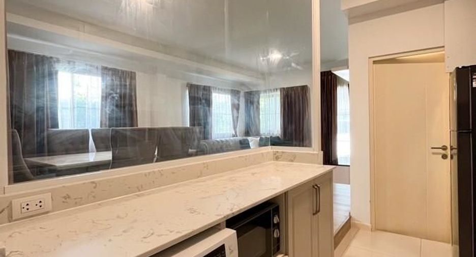For rent 4 bedrooms townhouse in Prawet, Bangkok