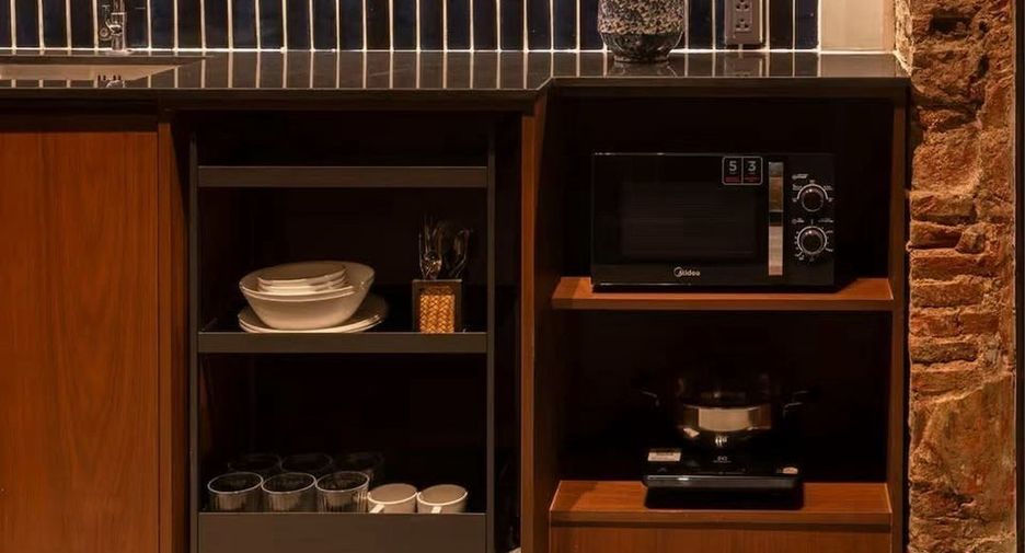 For rent 2 bedrooms retail Space in Samphanthawong, Bangkok