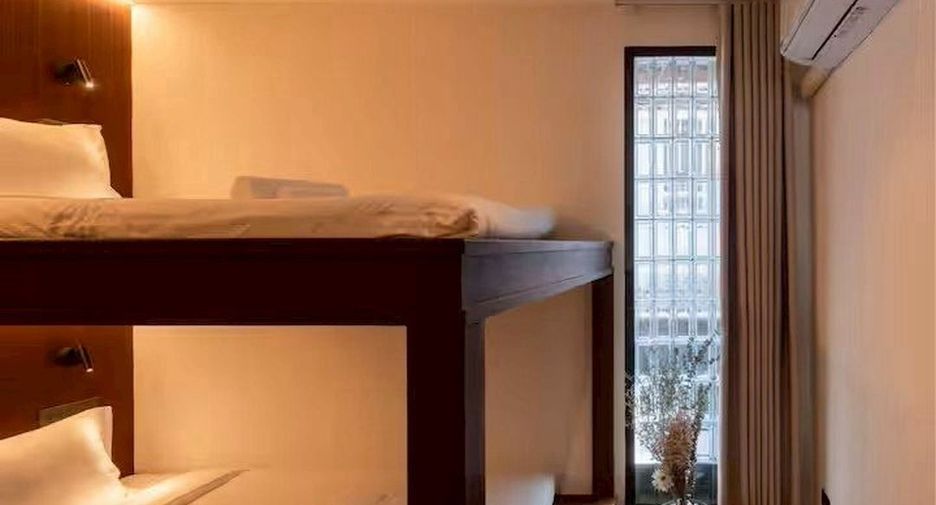 For rent 2 bedrooms retail Space in Samphanthawong, Bangkok