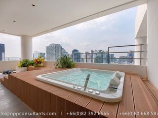 For sale 3 bedrooms condo in Watthana, Bangkok