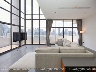 For sale 3 bedrooms condo in Watthana, Bangkok