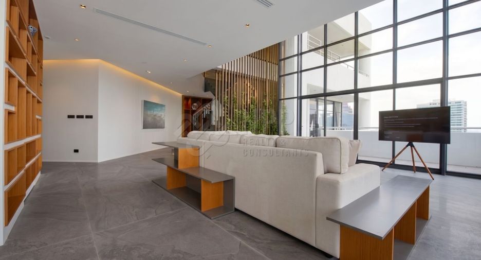 For sale 3 ベッドルーム condo in Watthana, Bangkok