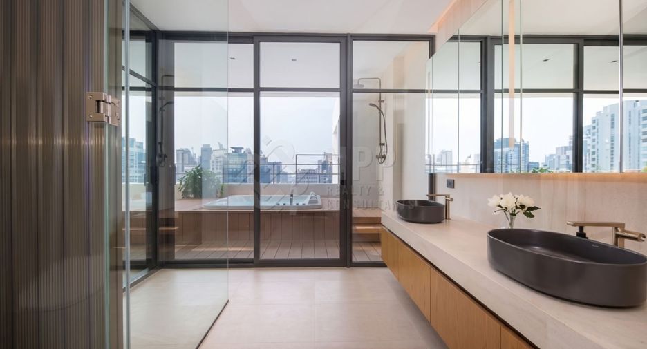 For sale 3 ベッドルーム condo in Watthana, Bangkok